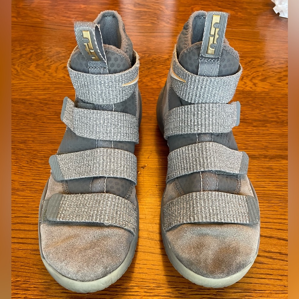 Nike LeBron Soldier Cool Grey size 8.5 men
